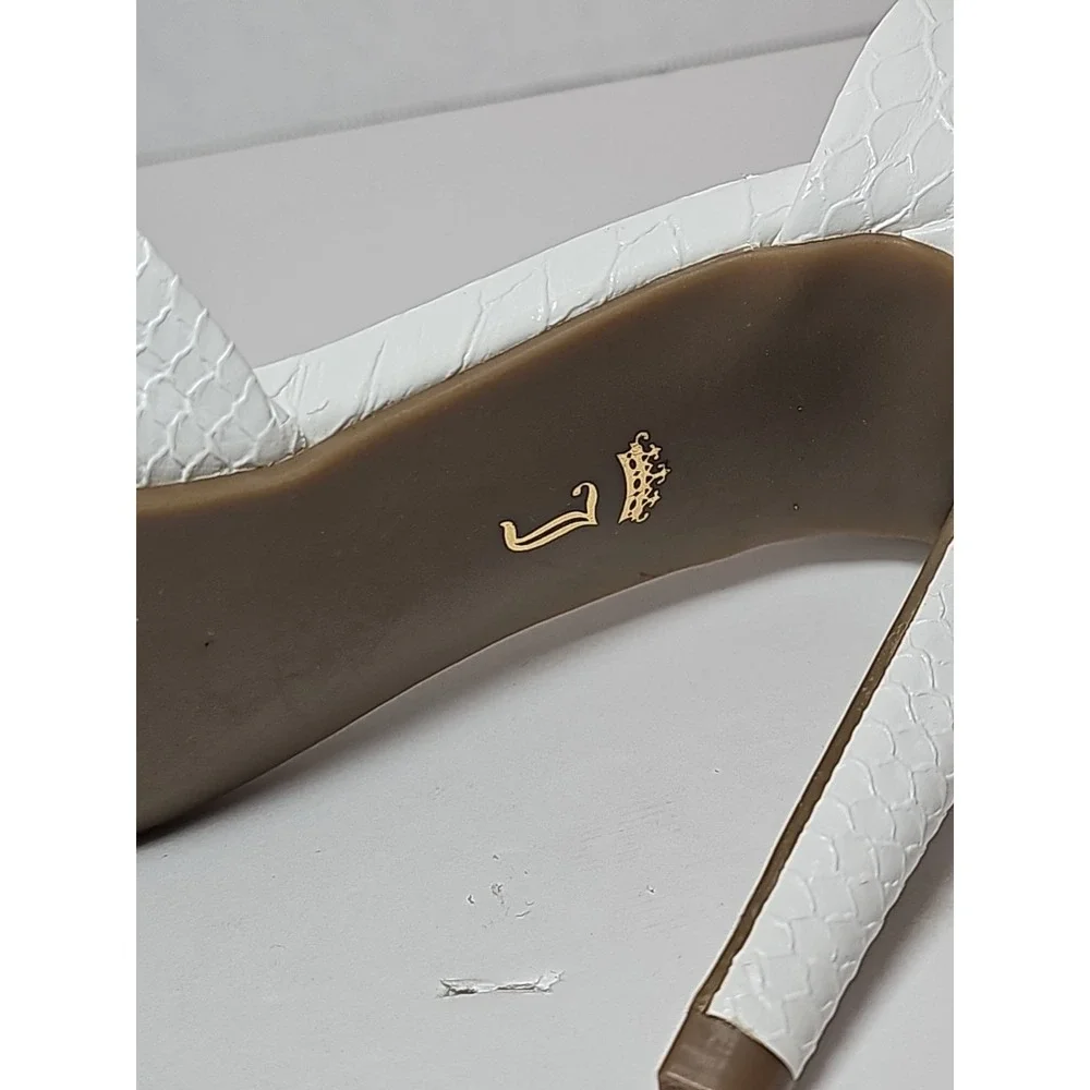 JUICY COUTURE SNAKESKIN TEXTURE PUMPS HEELS SZ 7 MED‎ JCCYRAWHITE 4-5 INCH HEEL
